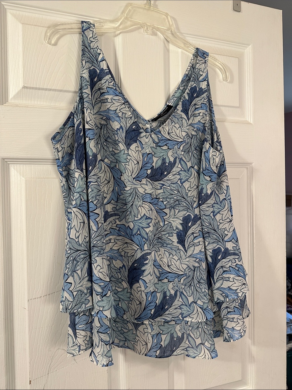 Lane Bryant Blue & White Leaf-Print V-Neck Camisole